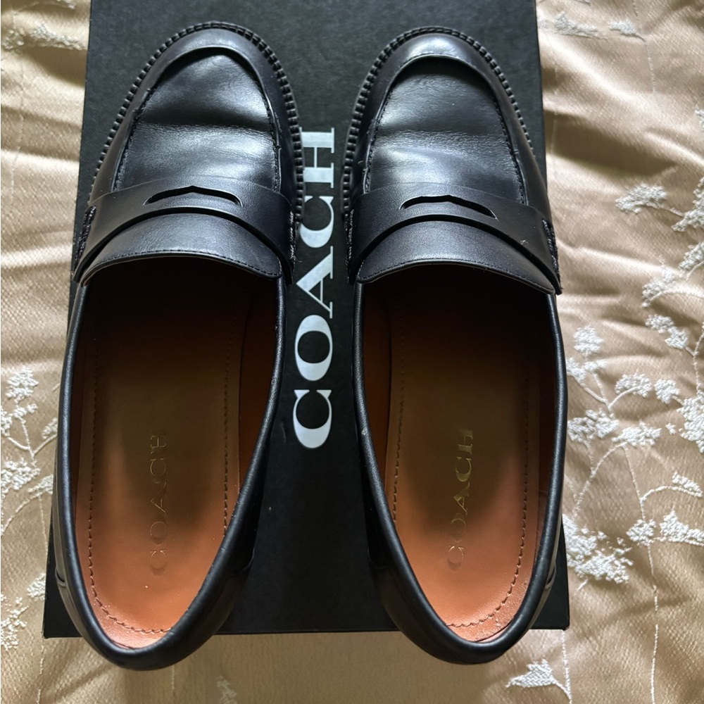 Coach Colleen LTR Loafer 
Color: Black
Size: 9